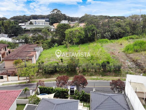 Lote en Pinares 694 metros Cuadrados