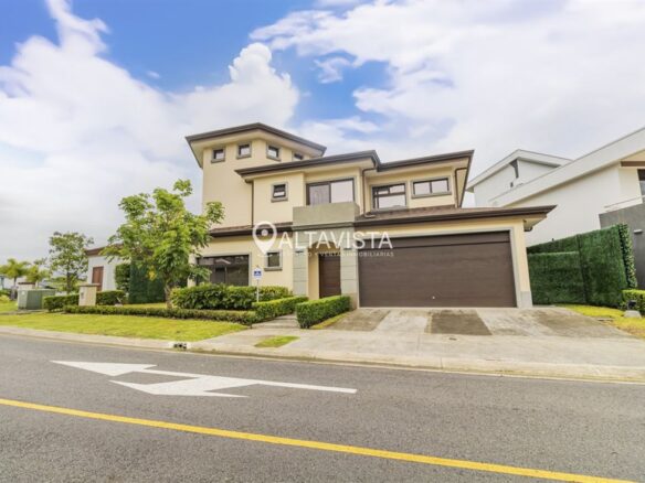 Casa en Condominio Francosta 600.000