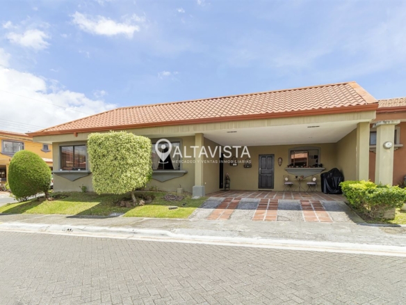 Casa en Condominio Arandas 350.000