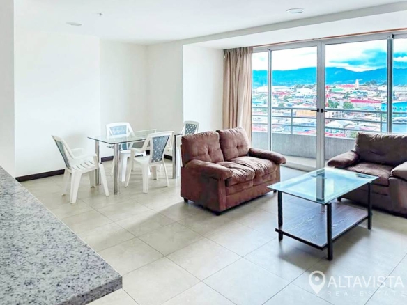 Alquiler Apartamento en torre Paseo Colon