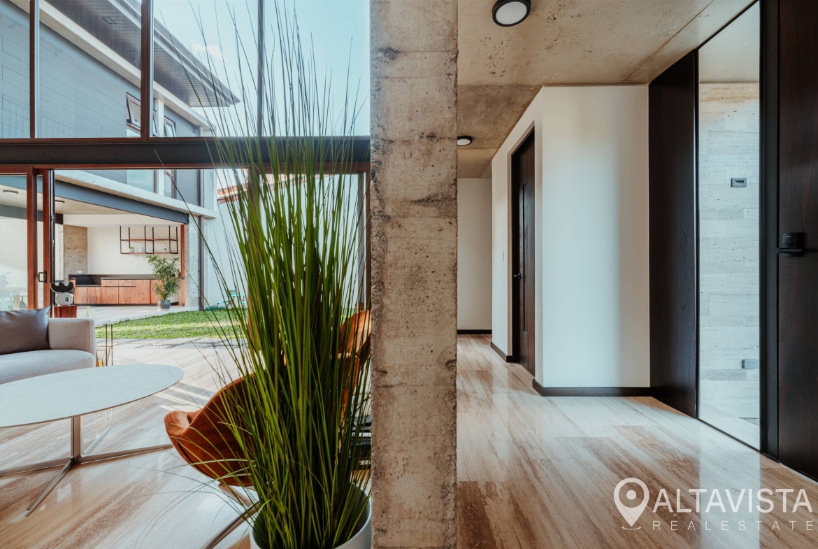 Alquiler de Casa en vía ciprés