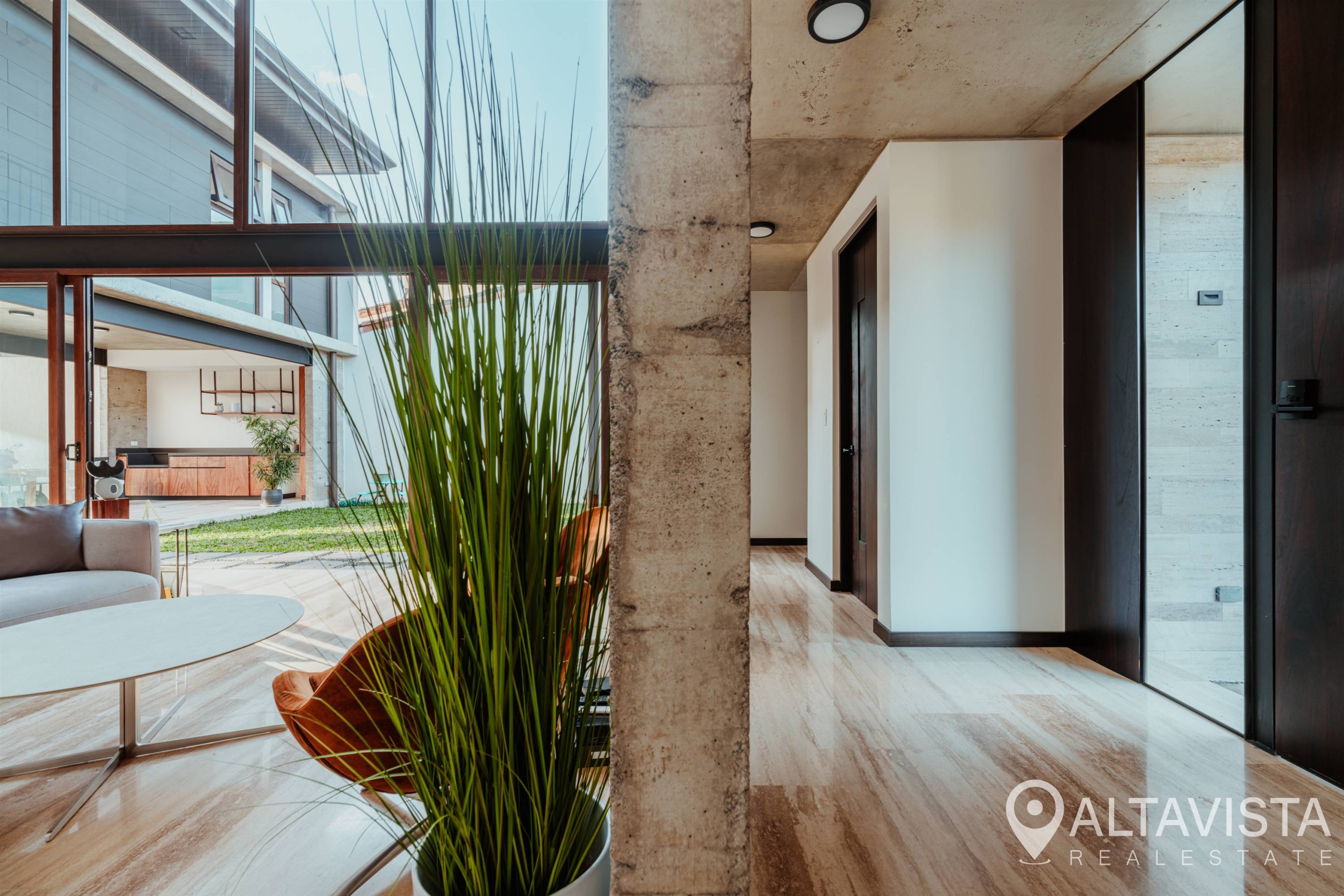 Alquiler de Casa en vía ciprés