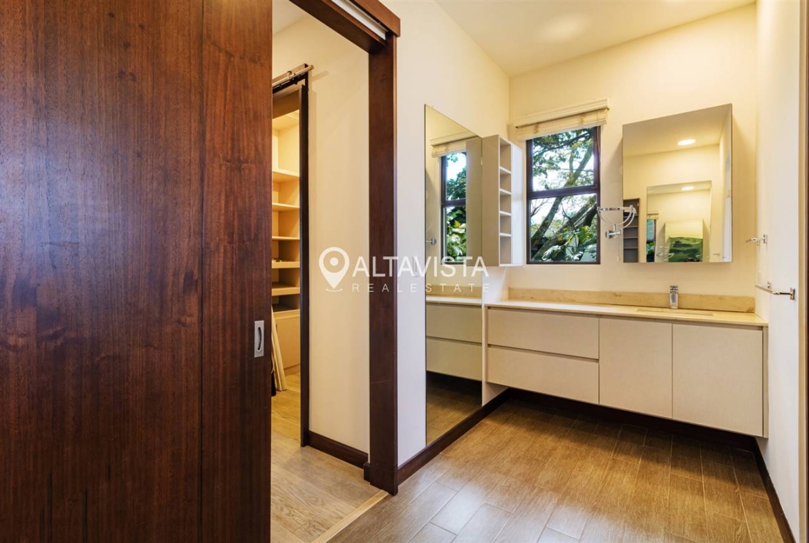 Condominio NYA Lindora