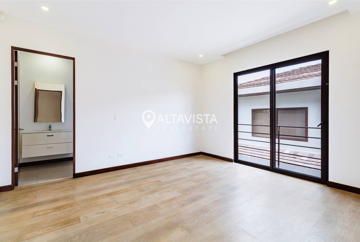 Condominio NYA Lindora