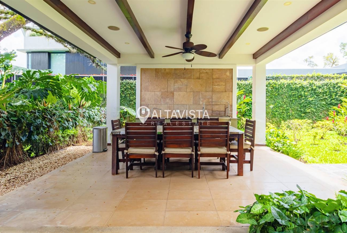 Condominio NYA Lindora