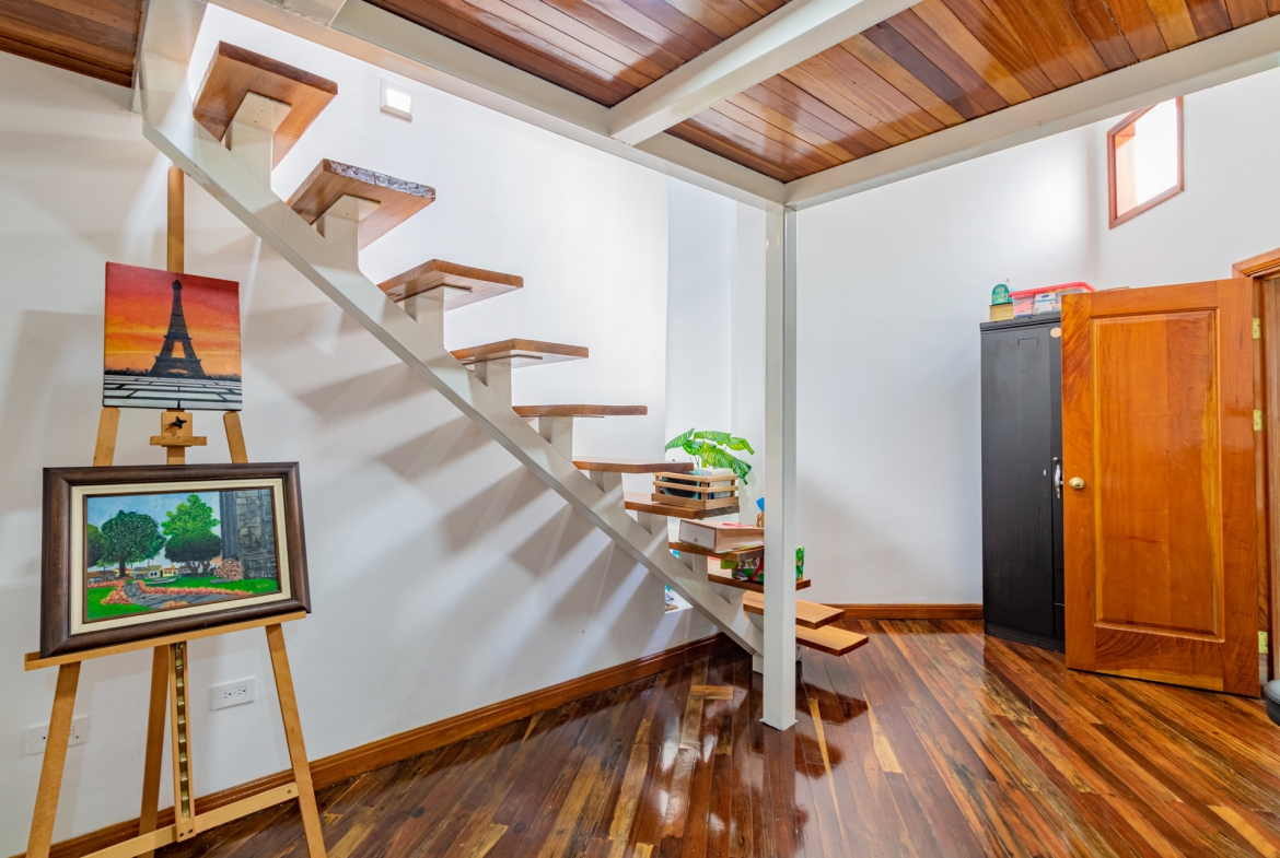 Casa en Alquiler con balcon Guayabos Curridabat