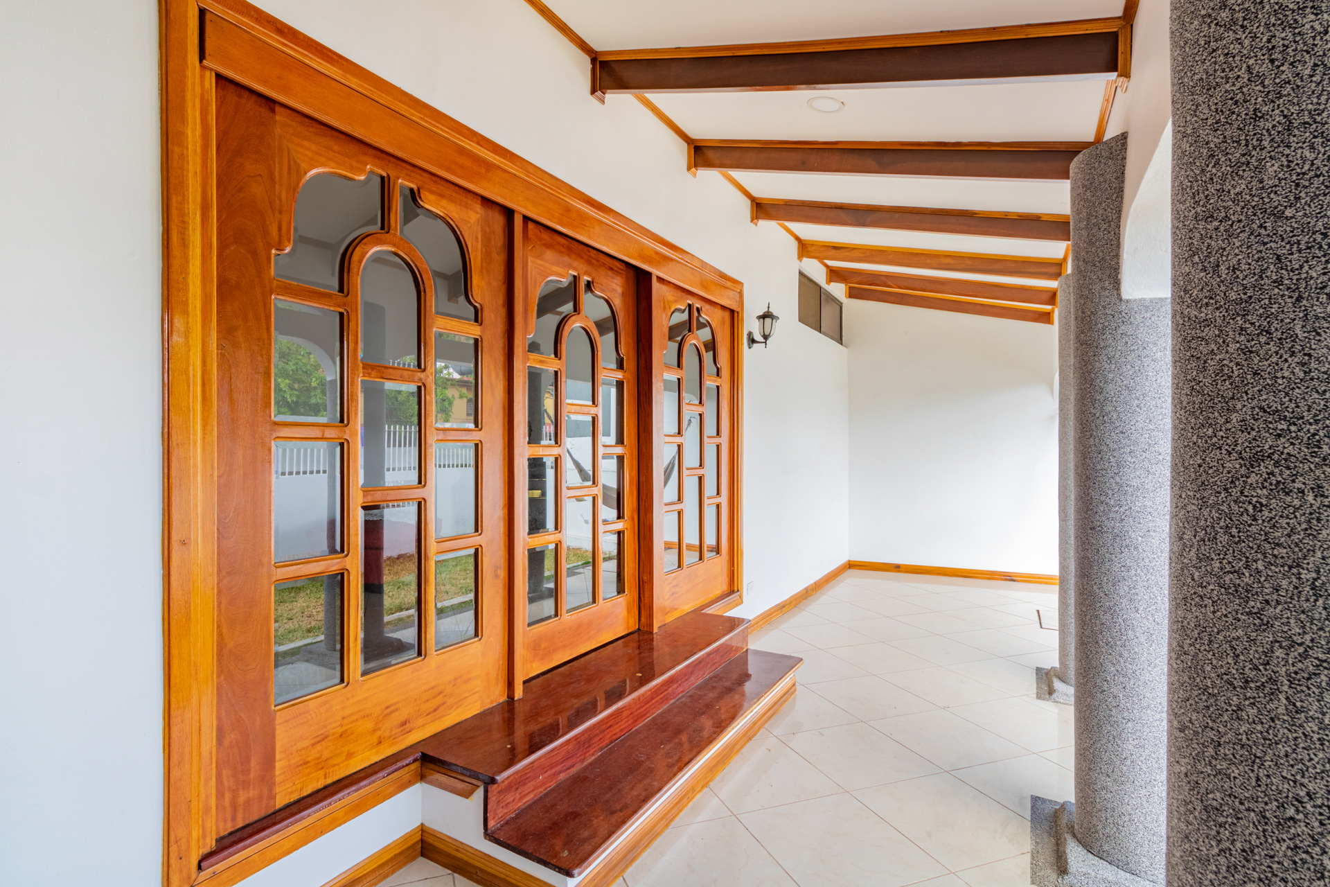 Casa en Alquiler con balcon Guayabos Curridabat