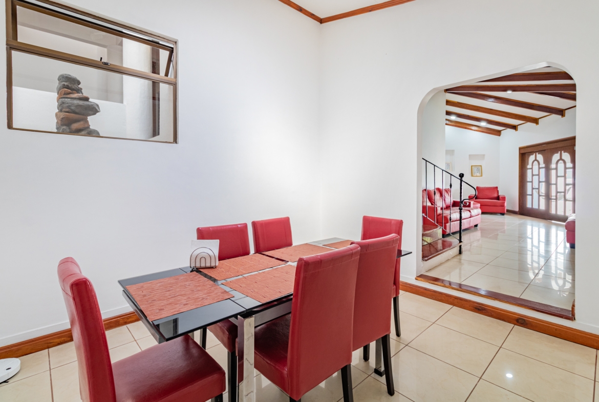 Casa en Alquiler con balcon Guayabos Curridabat