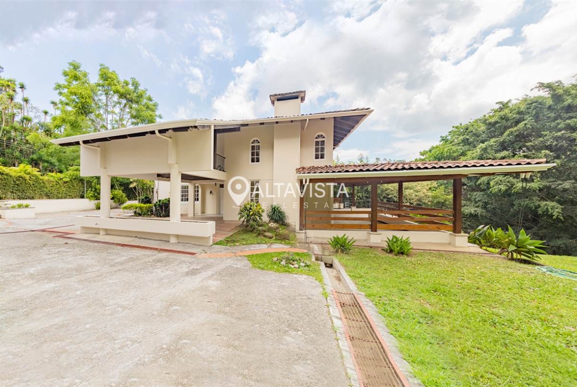 Casa en Venta Residencial Apacibles Valles