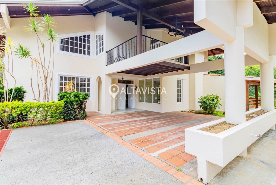 Casa en Venta Residencial Apacibles Valles