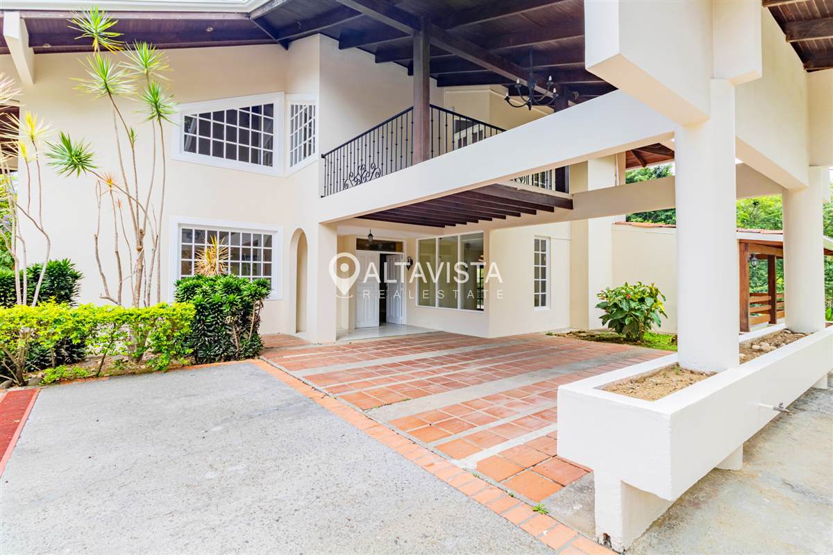 Casa en Venta Residencial Apacibles Valles