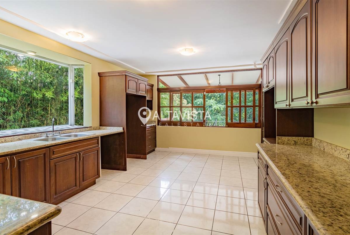 Casa en Venta Residencial Apacibles Valles