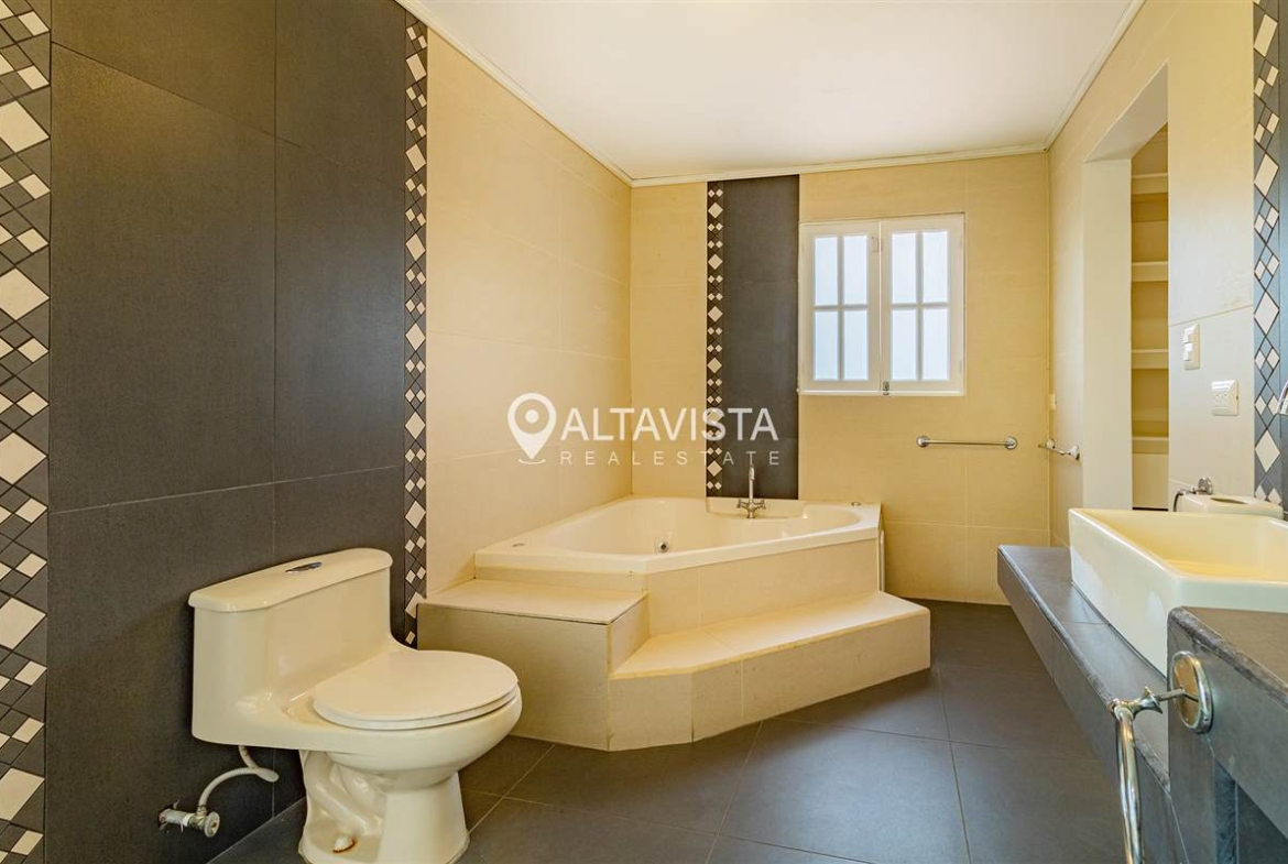 Casa en Venta Residencial Apacibles Valles