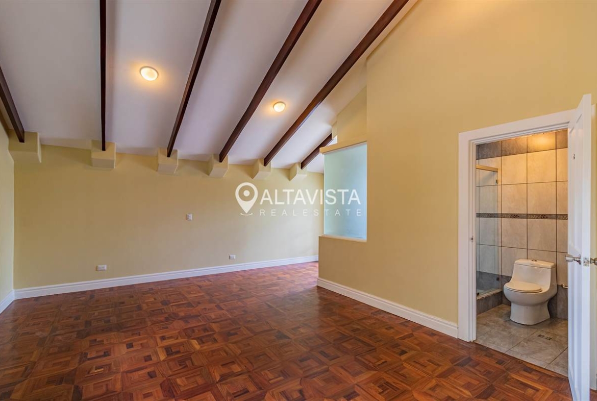 Casa en Venta Residencial Apacibles Valles