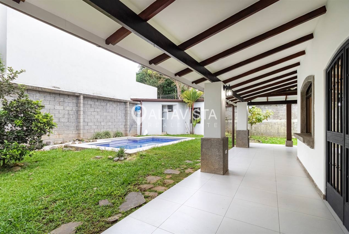 Casa en condominio Vía Ciprés