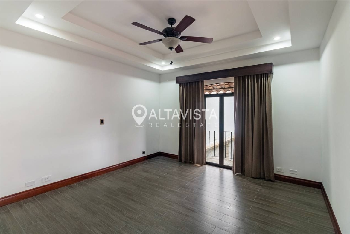 Casa en condominio Vía Ciprés