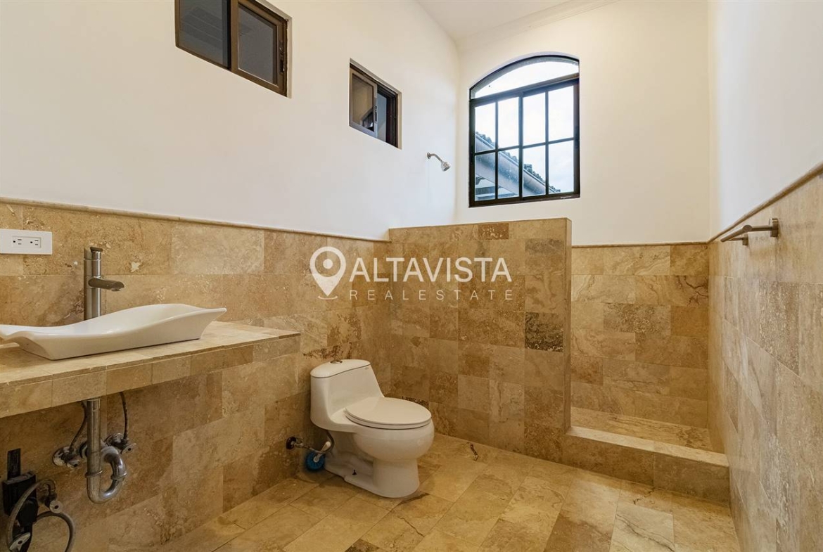 Casa en condominio Vía Ciprés