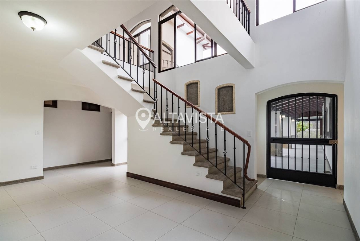 Casa en condominio Vía Ciprés