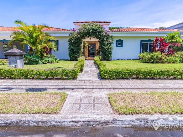 Casa en venta condominio valle del sol