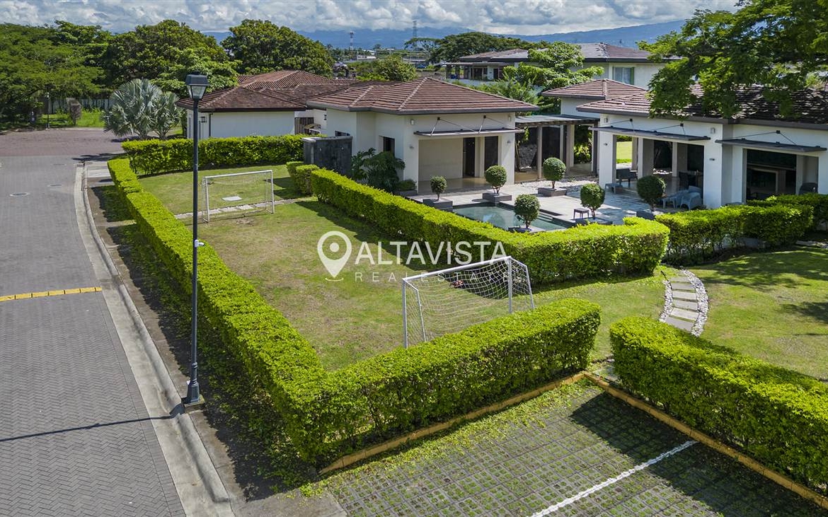 Condominio NYA Lindora