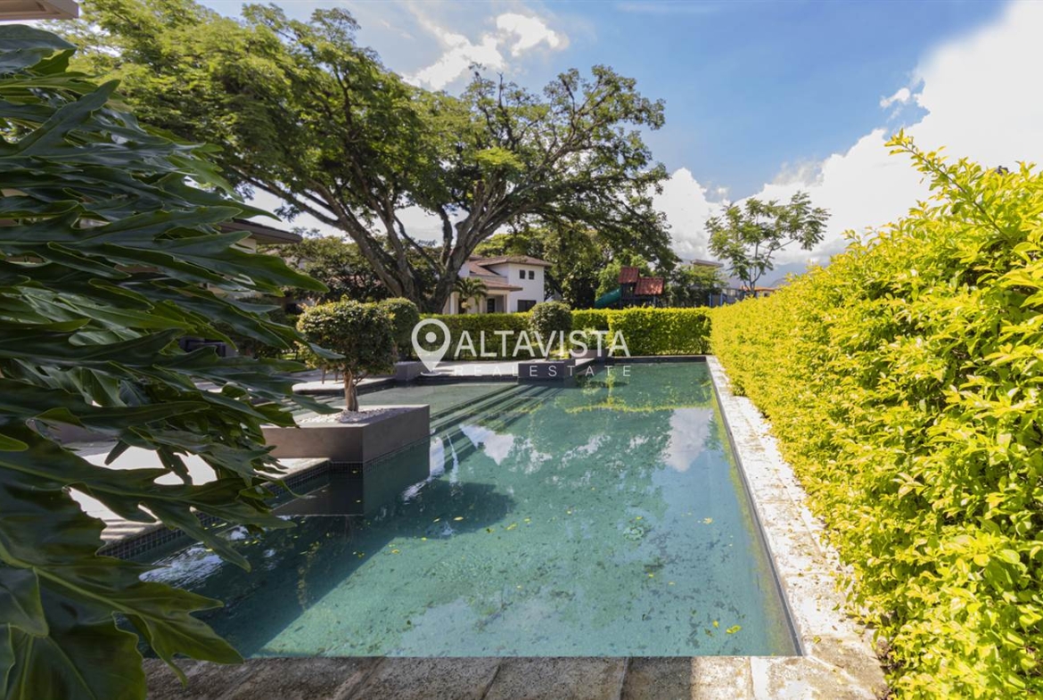 Condominio NYA Lindora