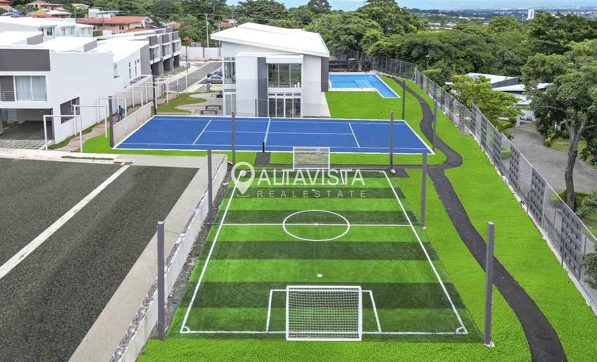 Condominio Nasara en Santa Ana