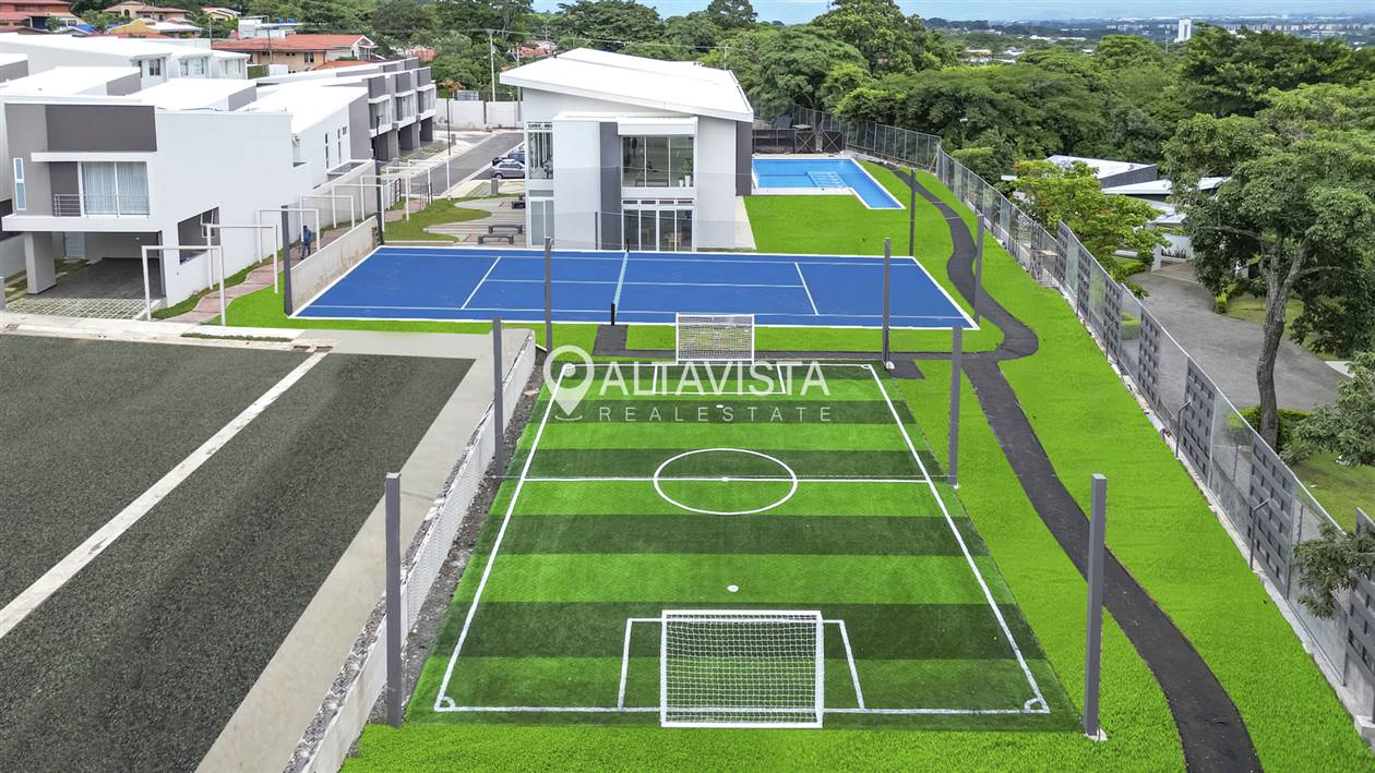 Condominio Nasara en Santa Ana