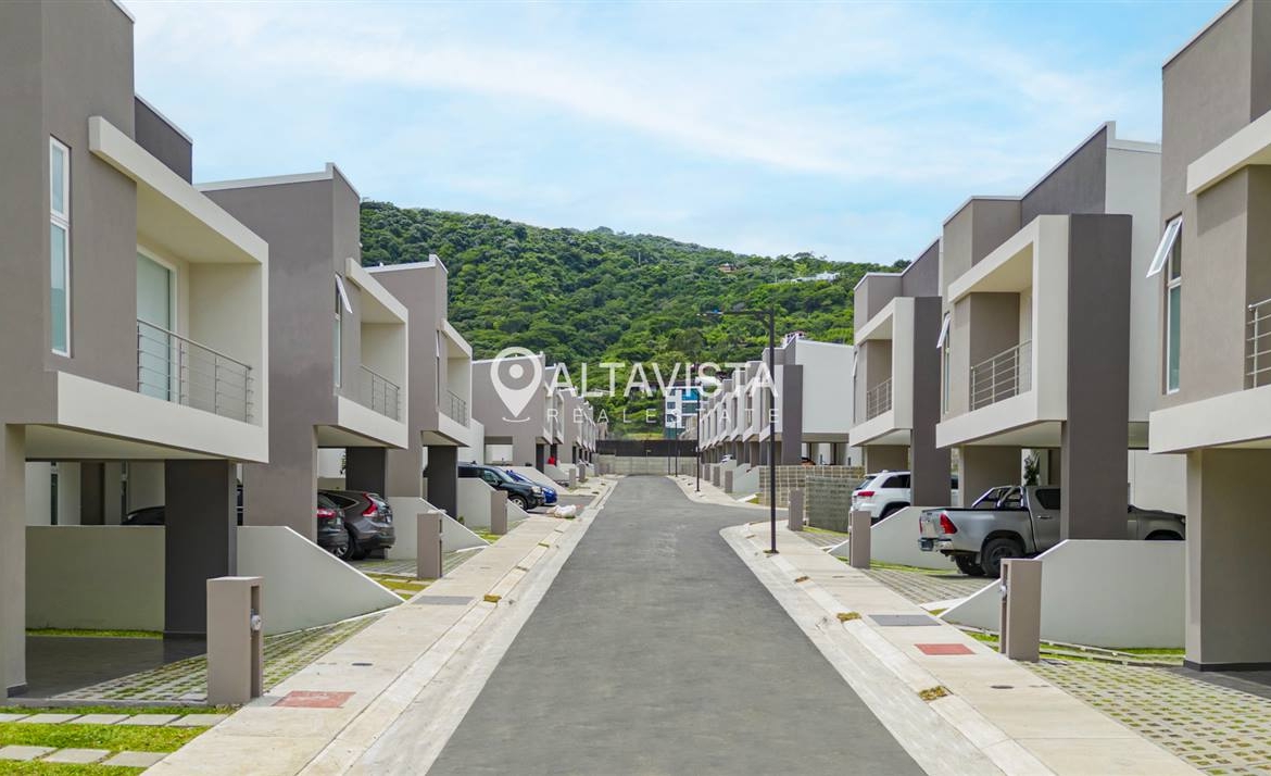 Condominio Nasara Río Oro