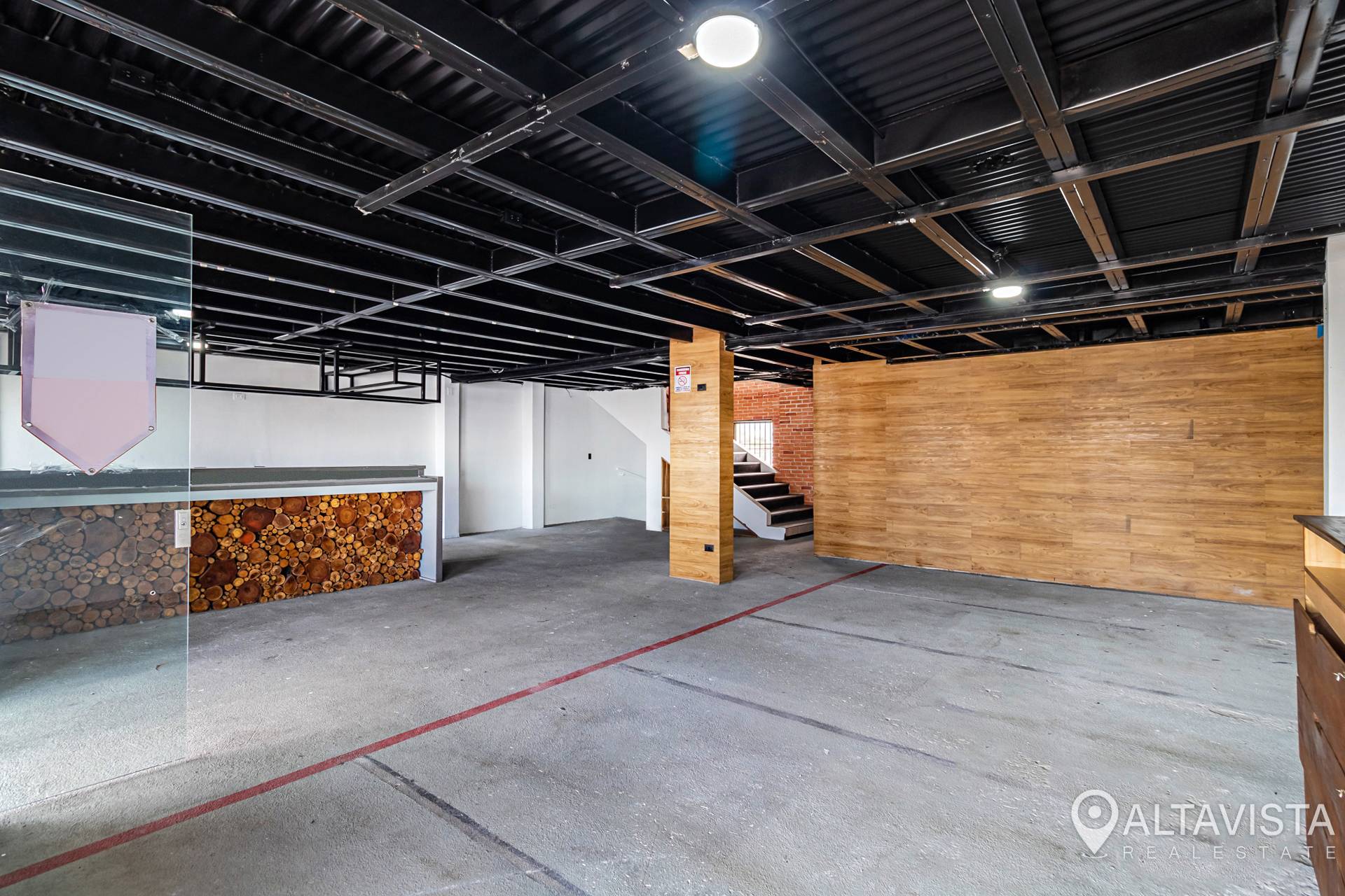 Local food plaza Cristal