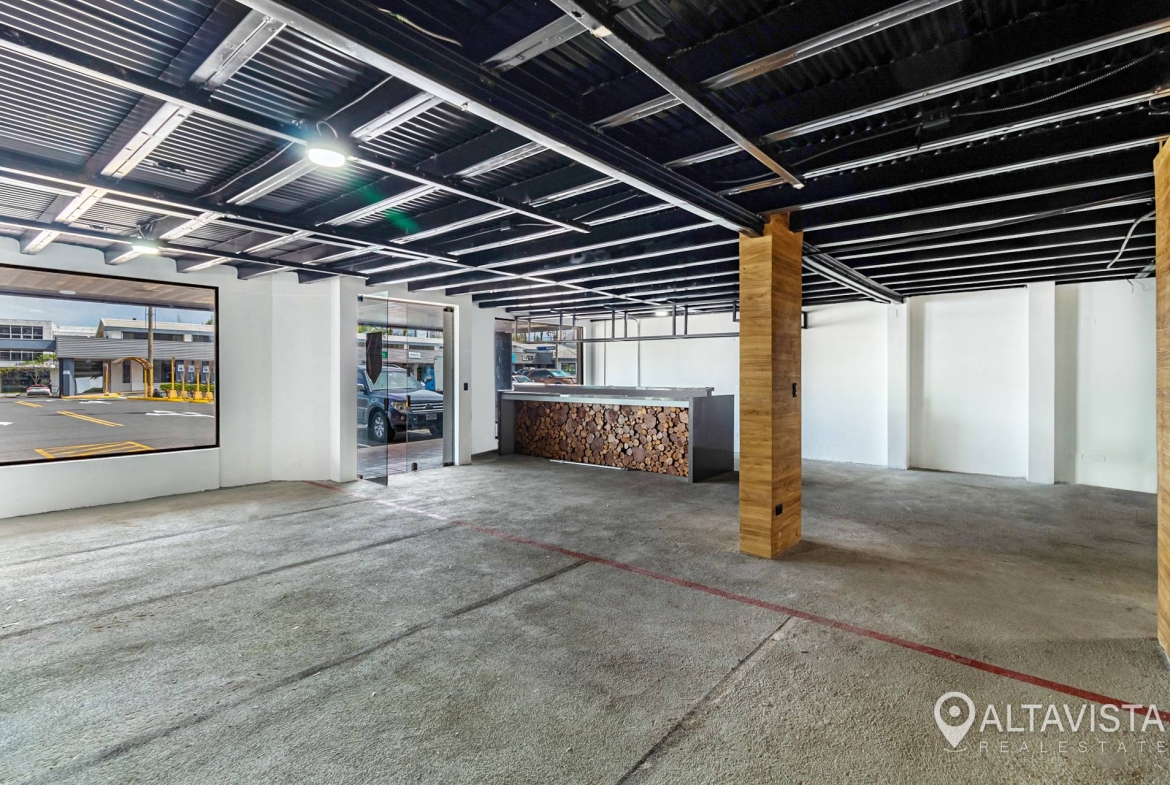 Local food plaza Cristal