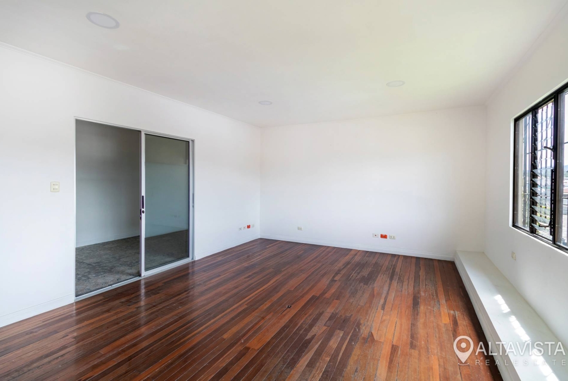 Plaza Cristal, Curridabat