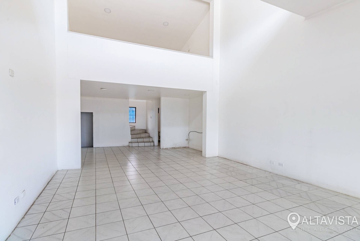 Local food plaza Cristal