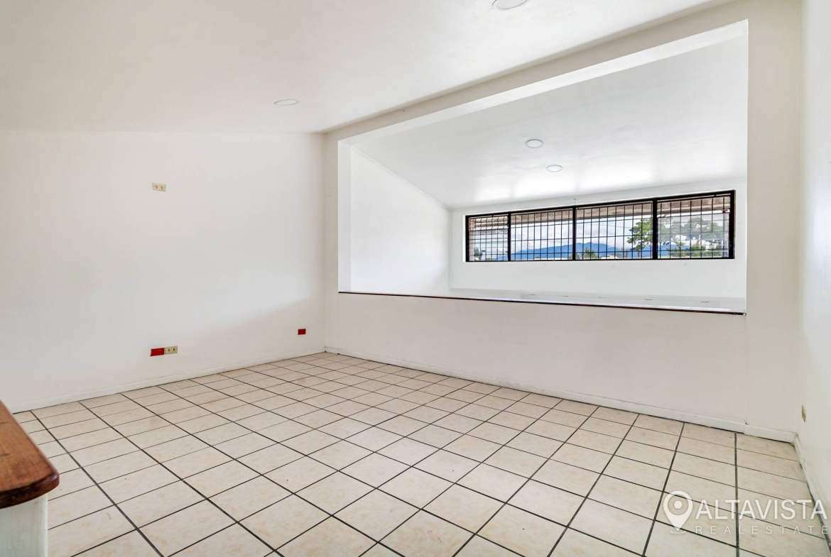 Local food plaza Cristal