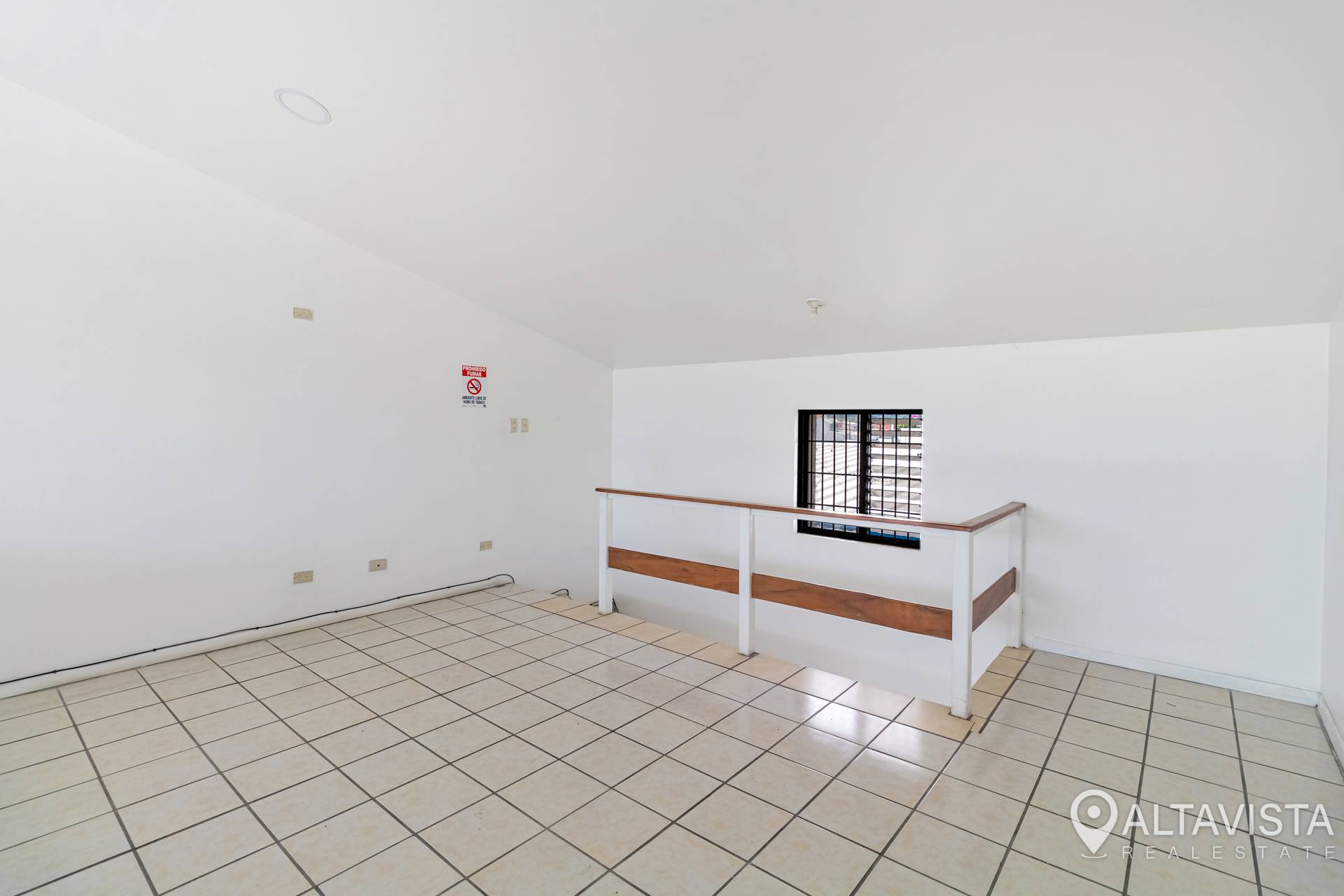 Local food plaza Cristal