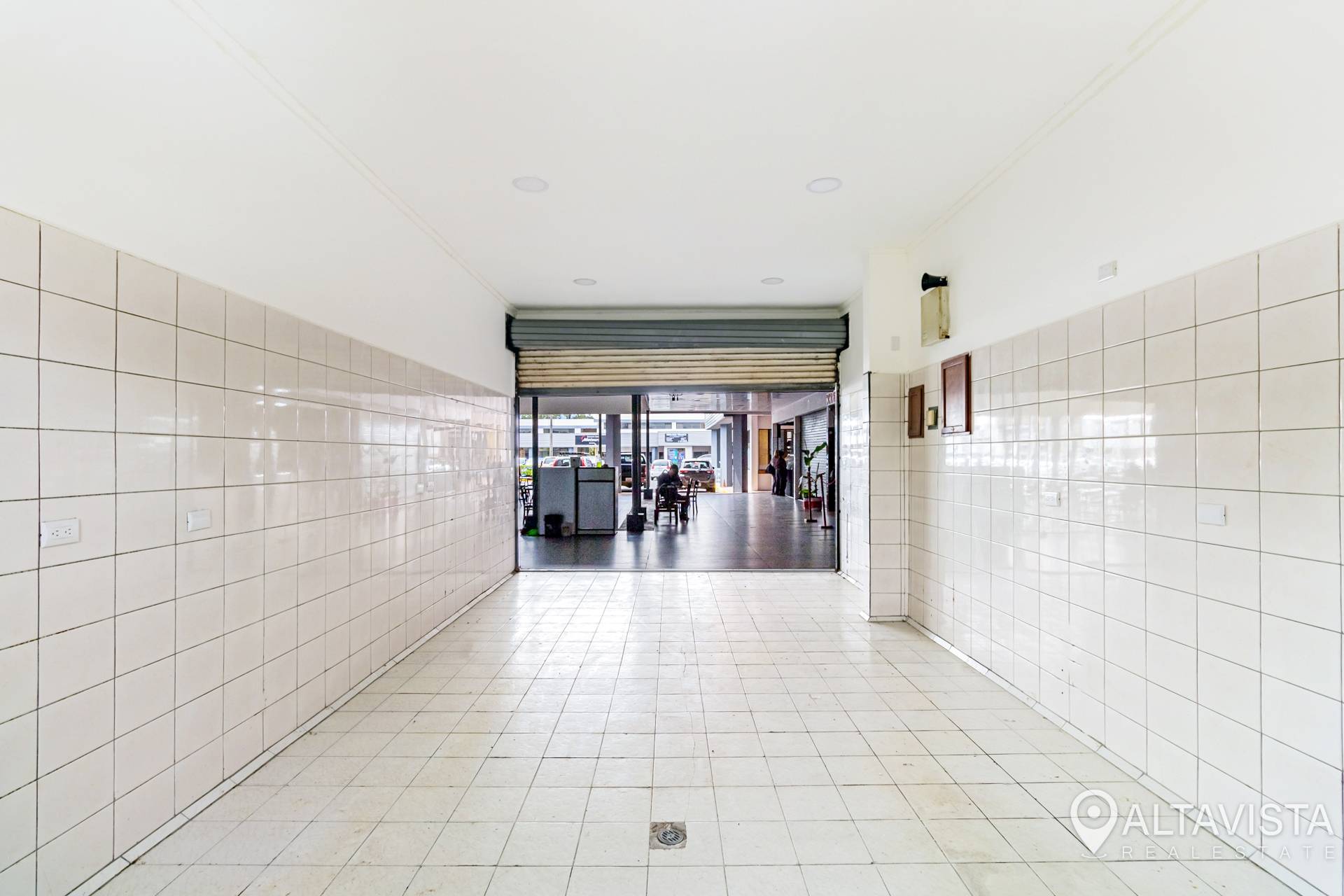 Local food plaza Cristal