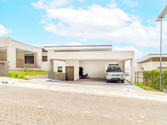 Venta de Casa en Condominio 2370 Guachipelin