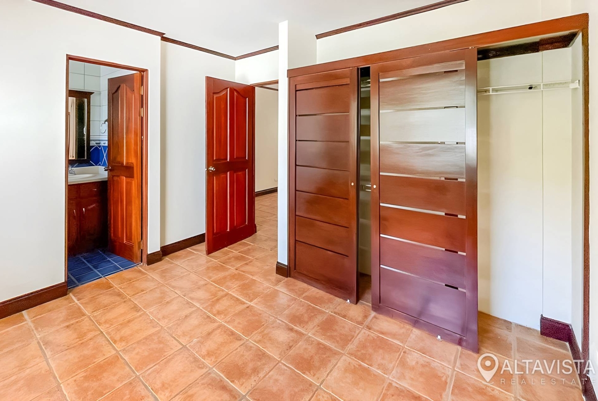 Casa en venta condominio Santa Ana