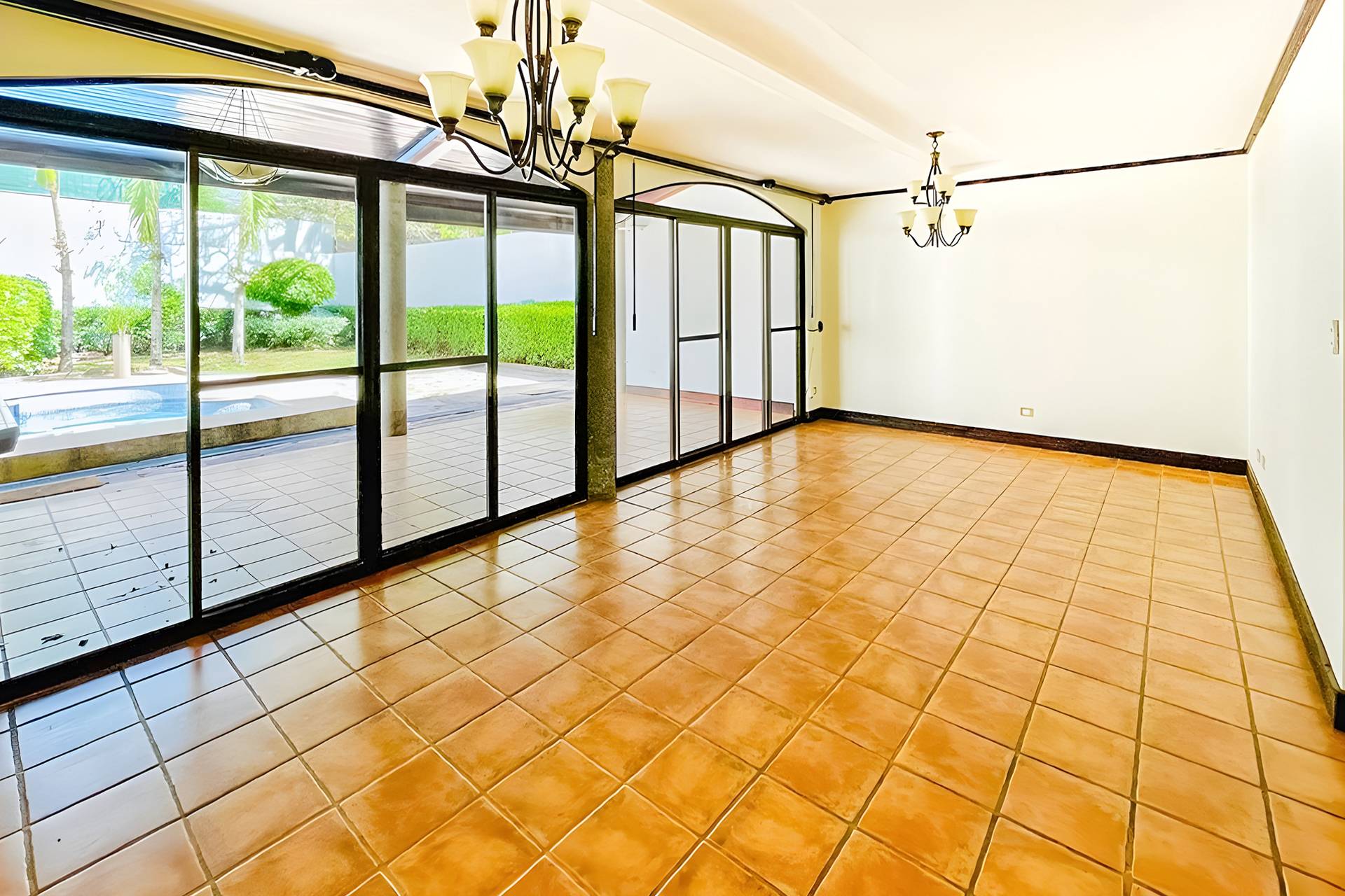 Venta de casa en condominio praderas del sol-4 Casa en venta condominio Santa Ana