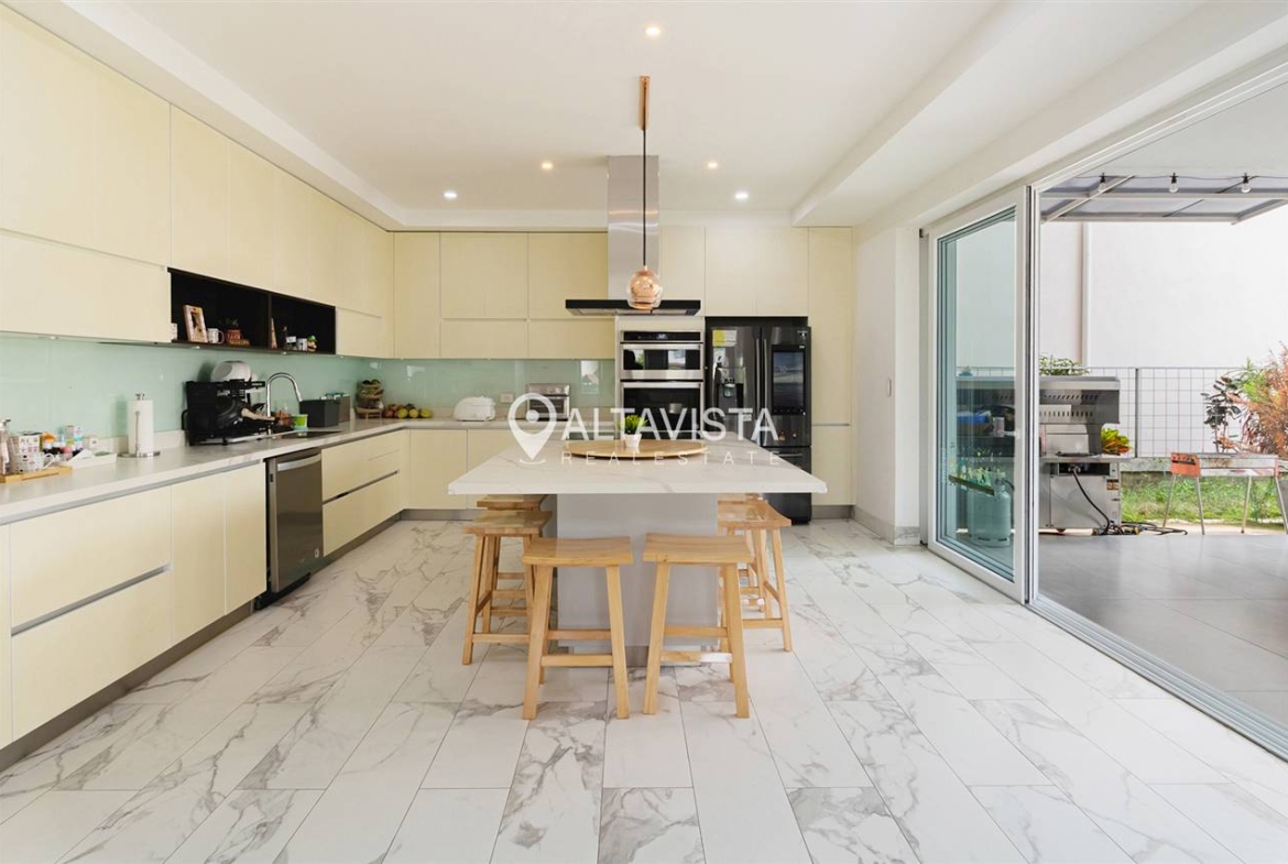 Venta de casa tierras del este