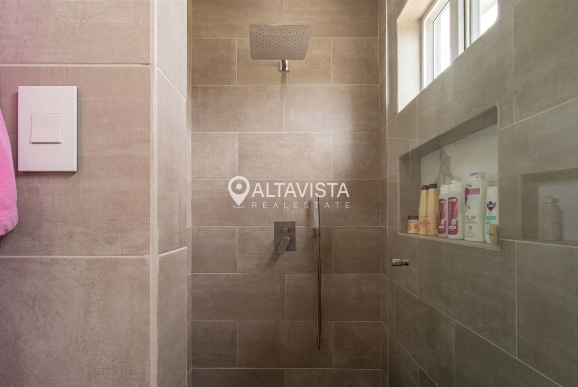 Venta de casa tierras del este