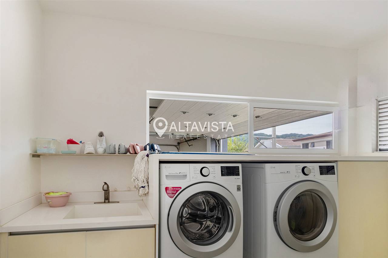 Venta de casa tierras del este