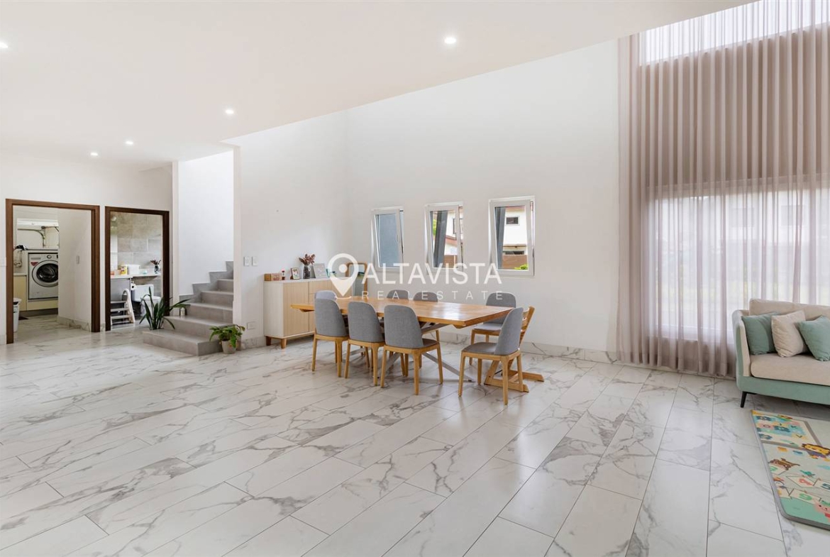 Venta de casa tierras del este