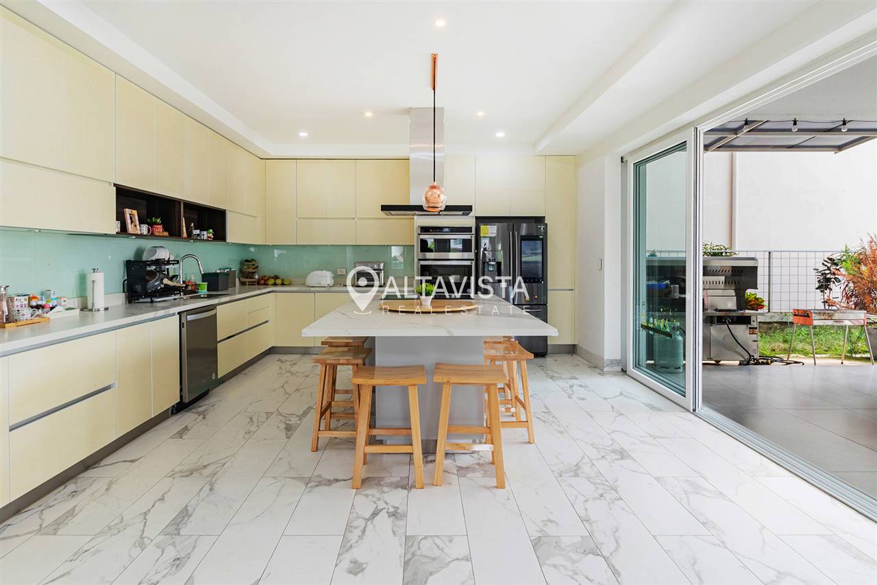 Venta de casa tierras del este