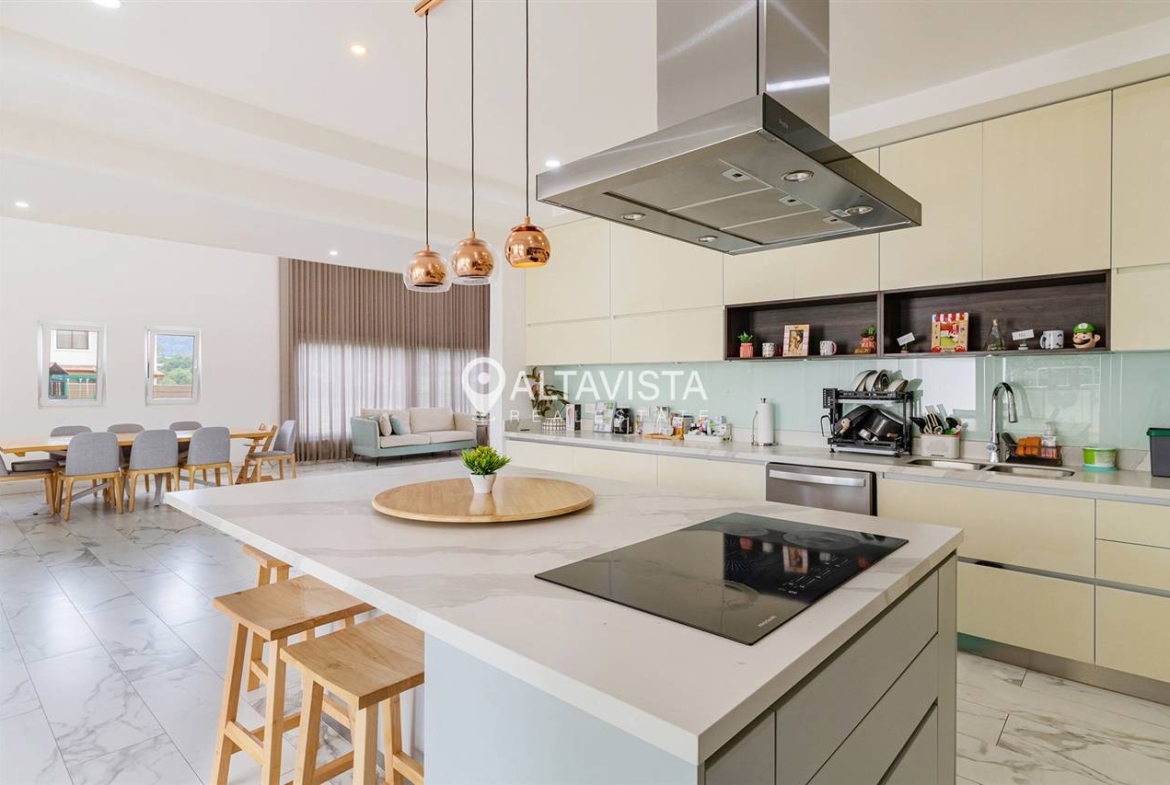 Venta de casa tierras del este