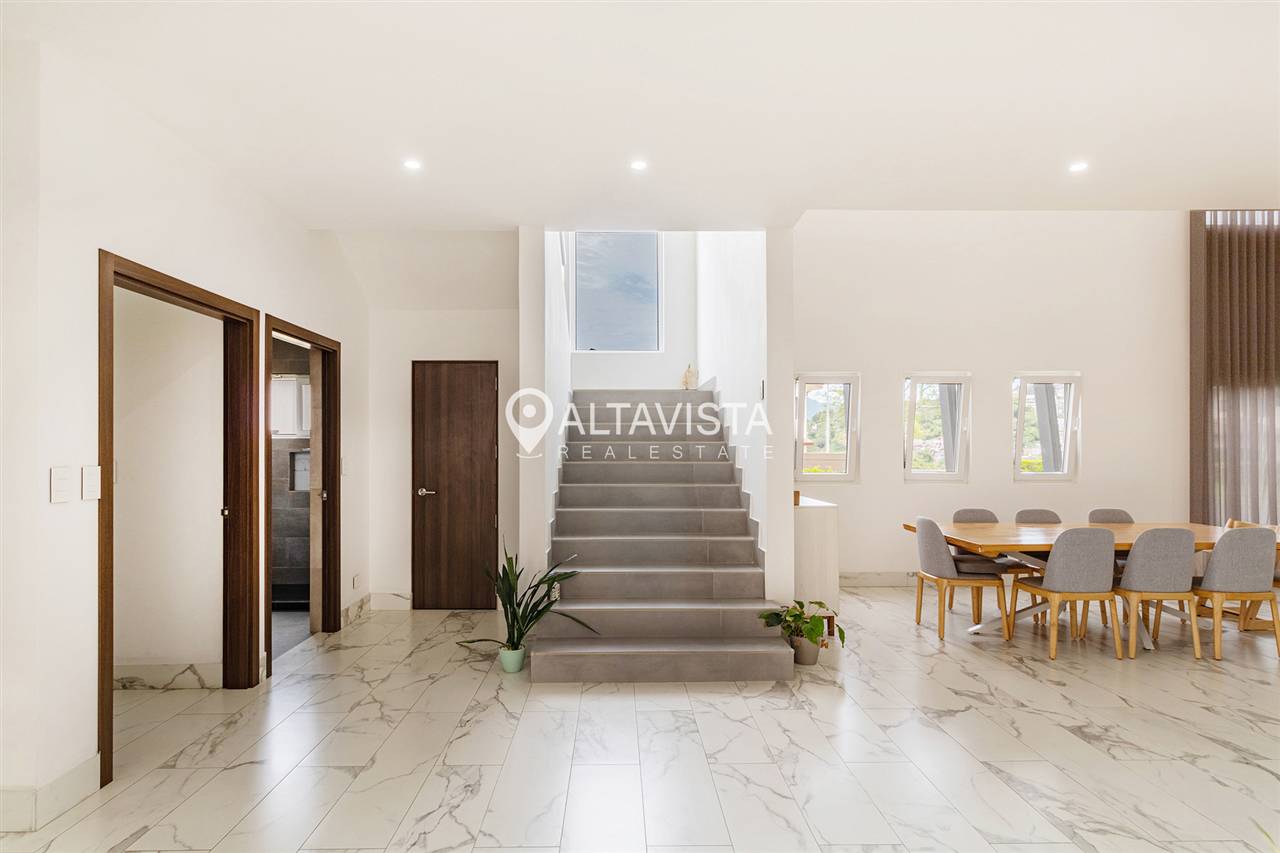 Venta de casa tierras del este