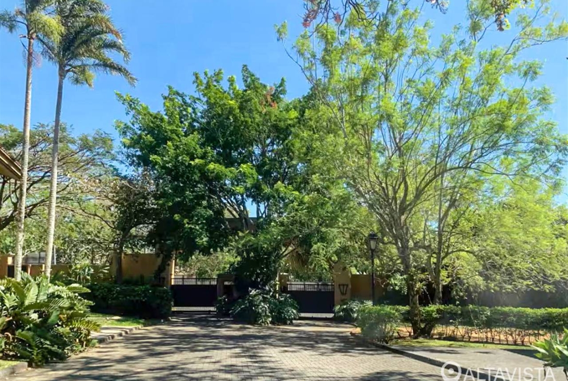 Lote en venta en condominio en Ciudad Colón